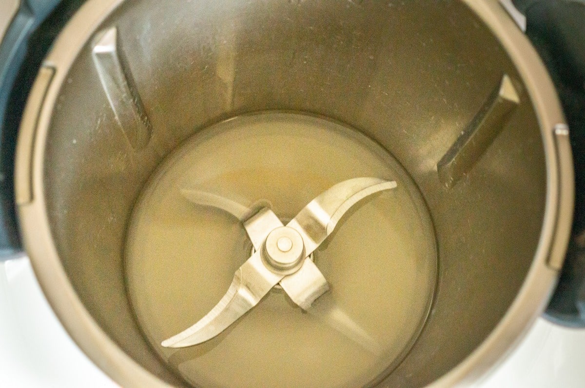 Zauberspray (Putzmittel) aus dem Thermomix® selbstgemacht 3 Spülmittel, ätherisches Öl und Essig für Zauberspray