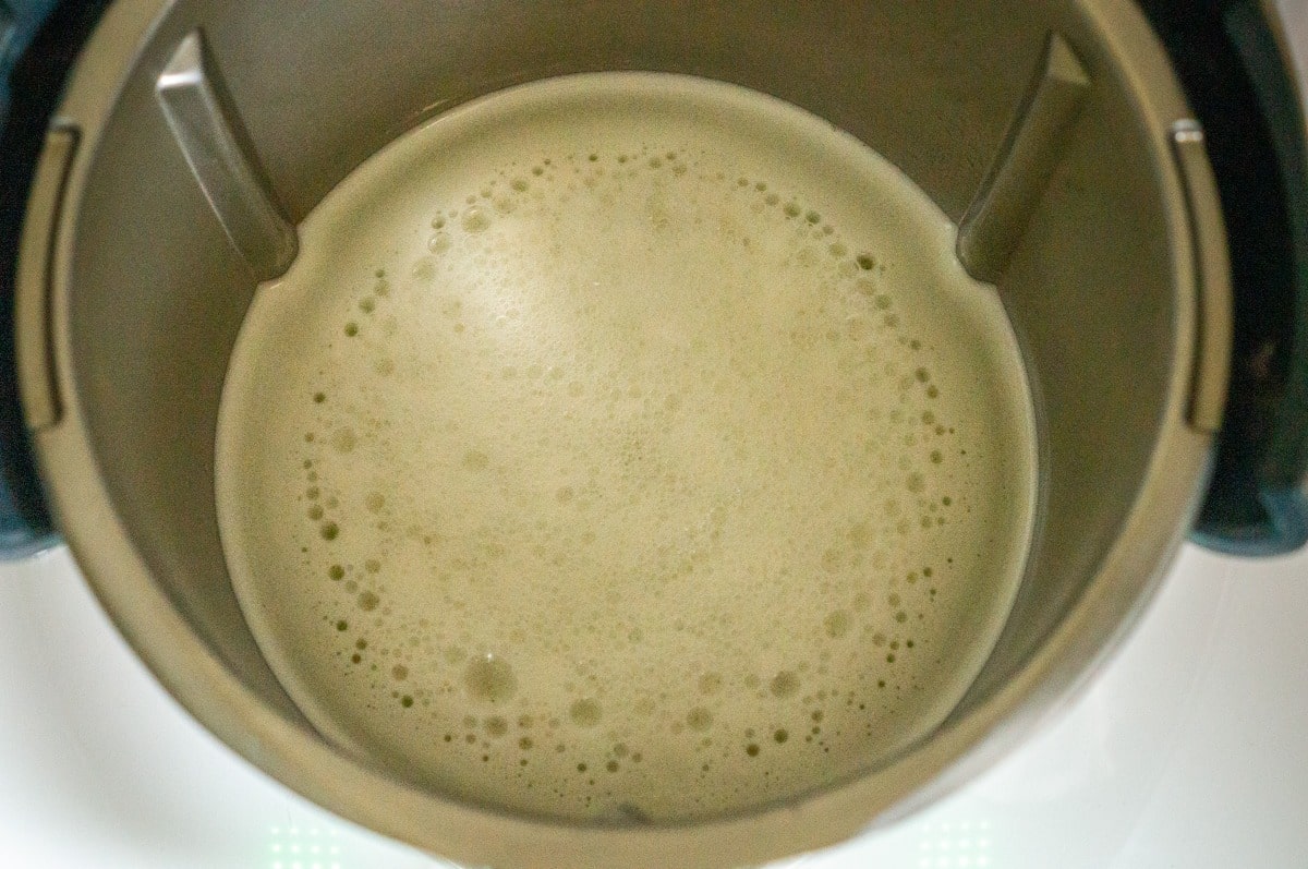 Zauberspray (Putzmittel) aus dem Thermomix® selbstgemacht 5 Fertiges Zauberspray zum Abfüllen