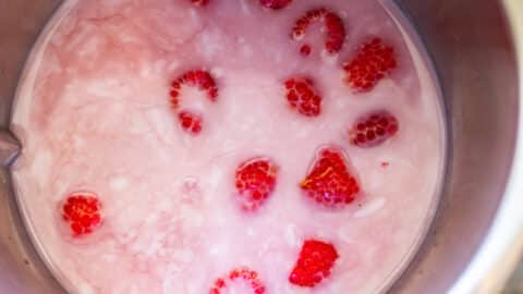 Himbeeren und Milch im Thermomix®