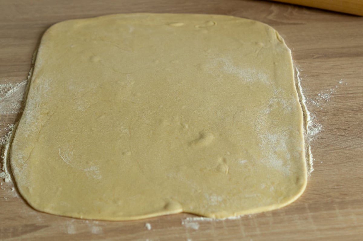 Wickelbrot aus dem Thermomix® 10 hefeteig ausgerollt