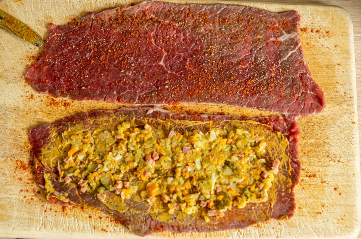 Rinderrouladen Thermomix®: 4 Portionen, 85 Min, klassisch 8 fleisch mit senf und fuellung bestreichen