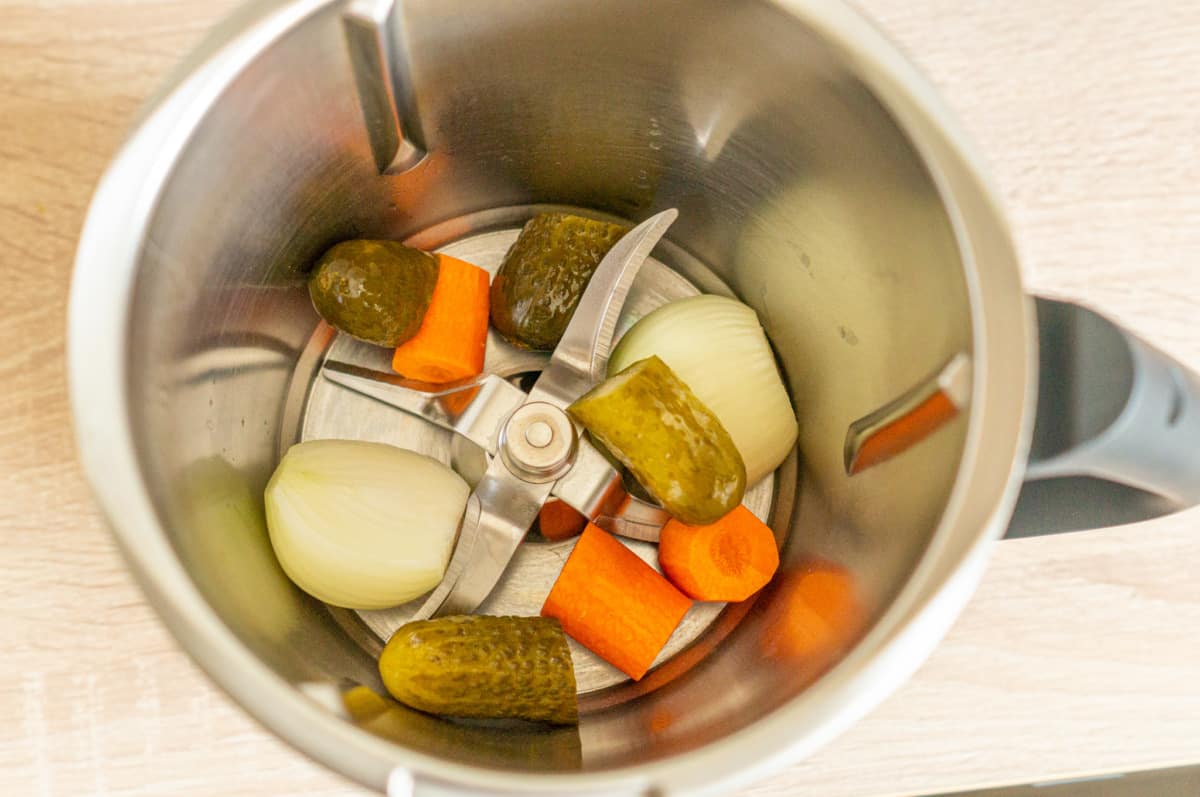 Rinderrouladen Thermomix®: 4 Portionen, 85 Min, klassisch 6 zwiebeln karotten gurken