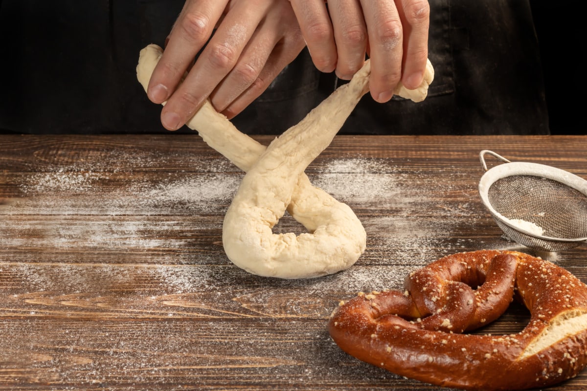 Brezeln aus dem Thermomix® 9 hefeteig brezeln formen