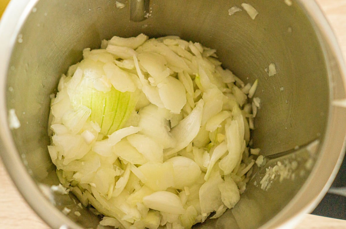 Zwiebelkuchen ohne Boden Thermomix®: ohne Hefeteig 5 zwiebeln grob zerkleinert im