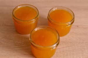 Mandarinen Marmelade abfüllen