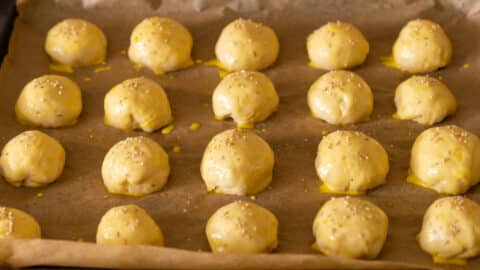 Miniburger Brötchen vor dem Backen