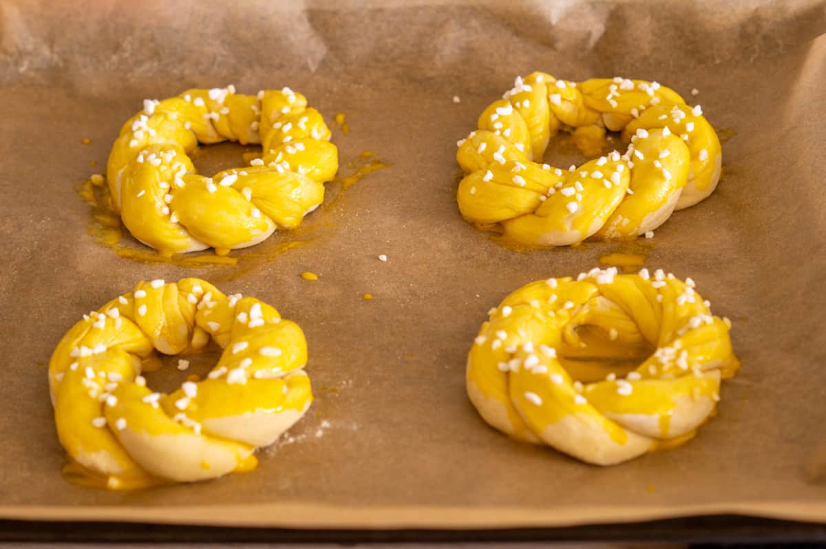 Osterkränzchen aus dem Thermomix® 6 Thermomix® Osterkränzchen vor dem Backen