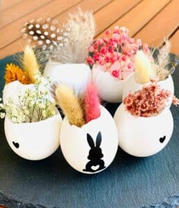 DIY Eierkranz aus Eierschalen mit Trockenblumen