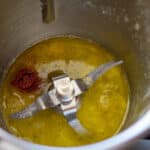 Geschmolzene Butter und Tomatenmark im Thermomix®