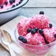 Heidelbeer-Buttermilch-Eis aus dem Thermomix®