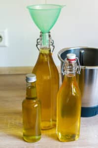 Holunderblütensirup Thermomix® abfüllen