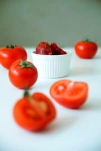 Thermomix® To­ma­ten­mark sel­ber ma­chen aus gan­zen To­ma­ten