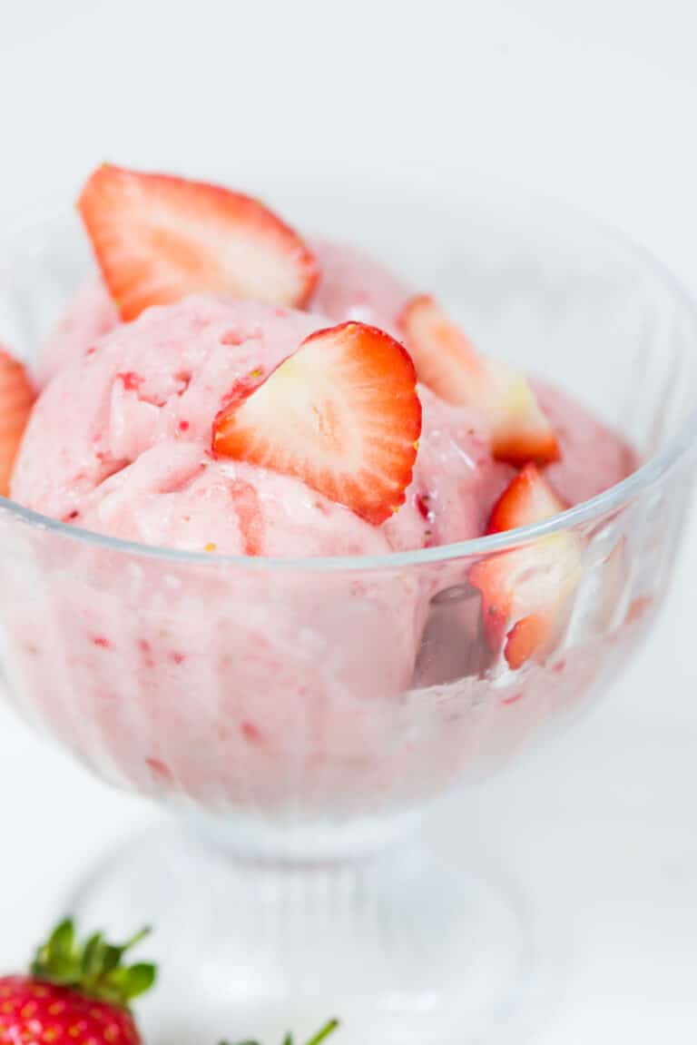 Schnelle Erdbeer-Nicecream aus dem Thermomix® – ohne Zucker