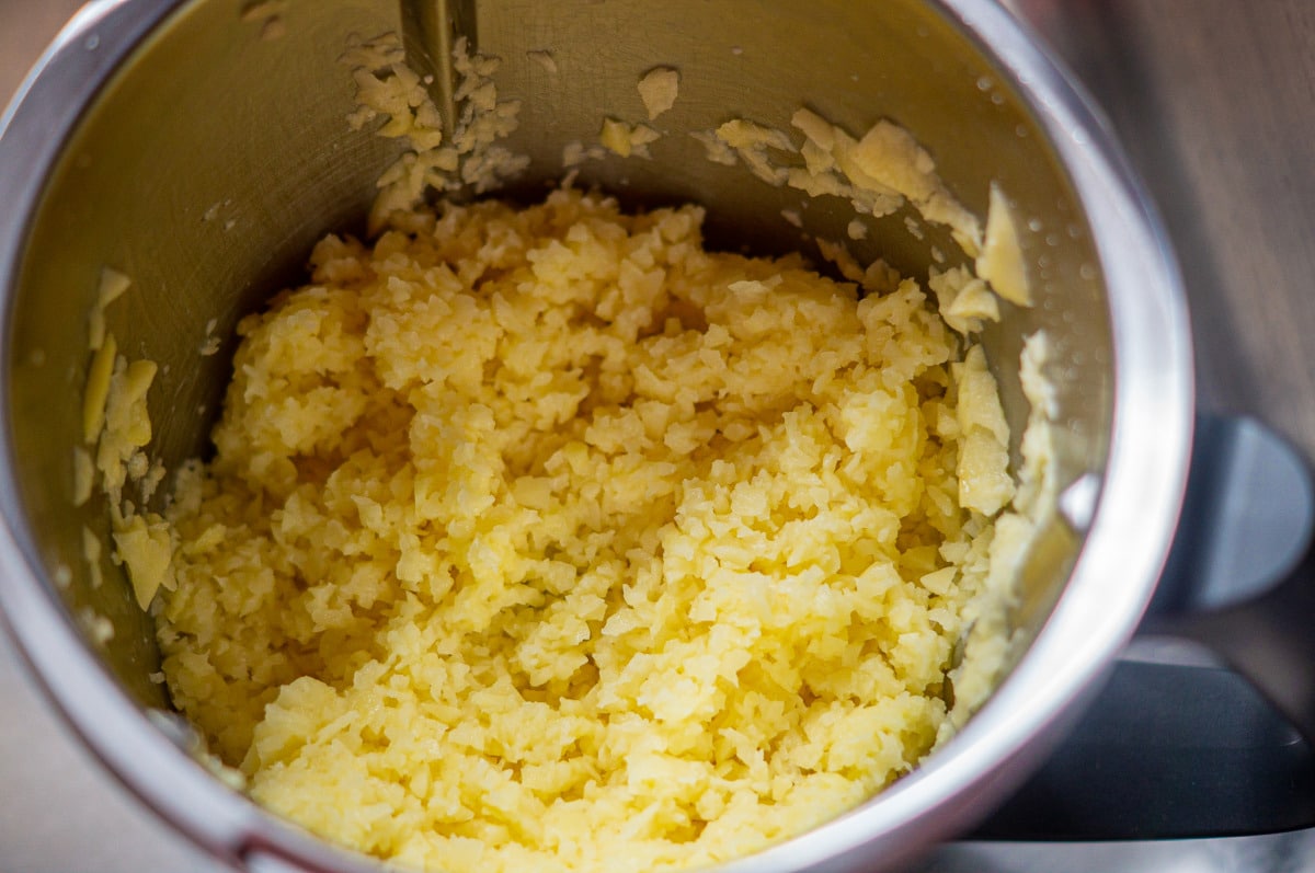 Rösti-Auflauf mit Ei Thermomix®: roh geraspelt, nie matschig 6 kartoffeln zerkleinern im