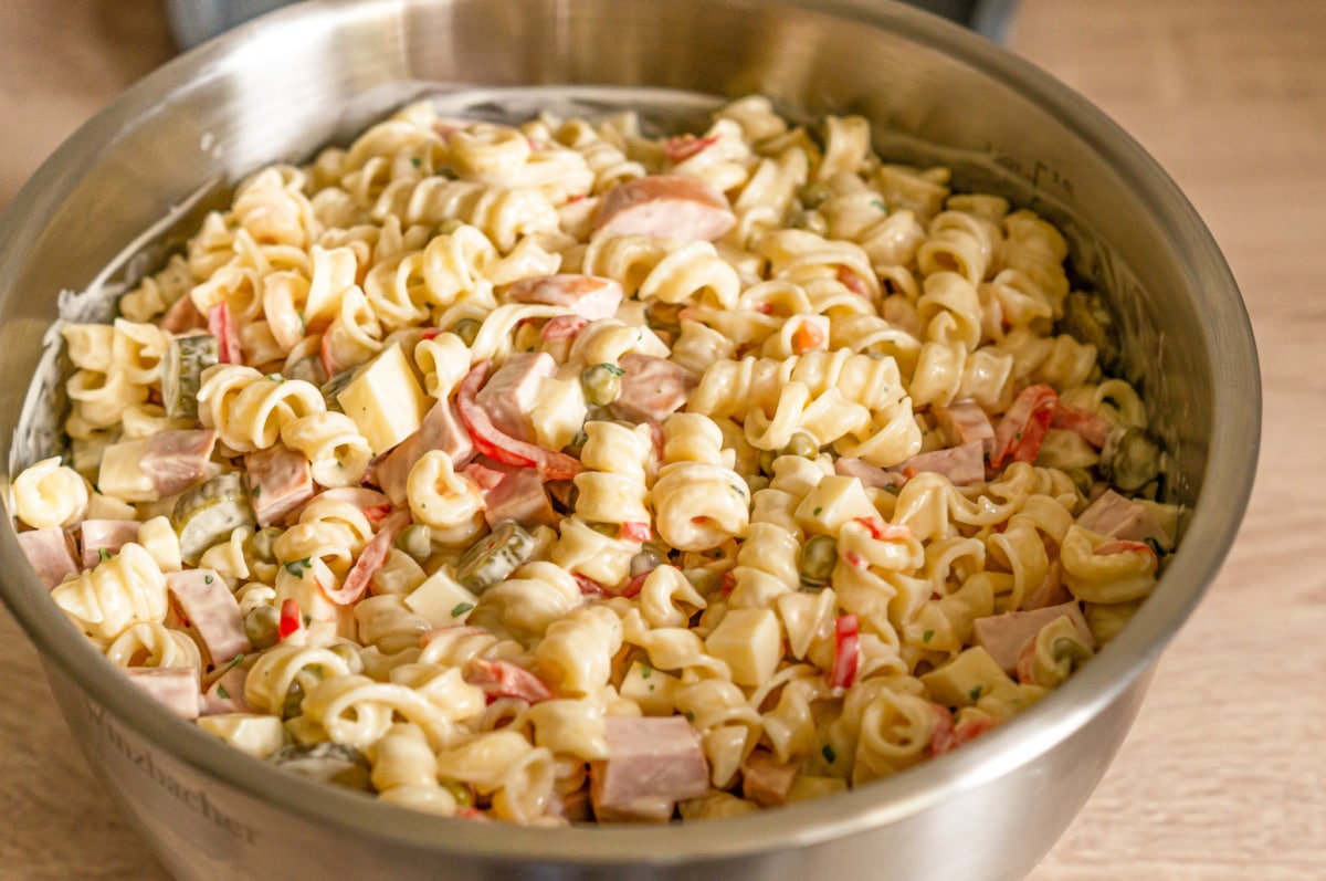 Klassischer Nudelsalat Thermomix®: 6 Portionen, 30 Min, Picknick-Hit 9 nudelsalat dressing ueber salat gemscht