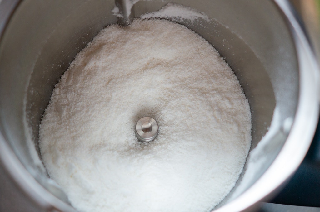 Gefüllte Kokos-Makronen aus dem Thermomix® 4 zucker kokosraspeln im thermomix zerkleinern