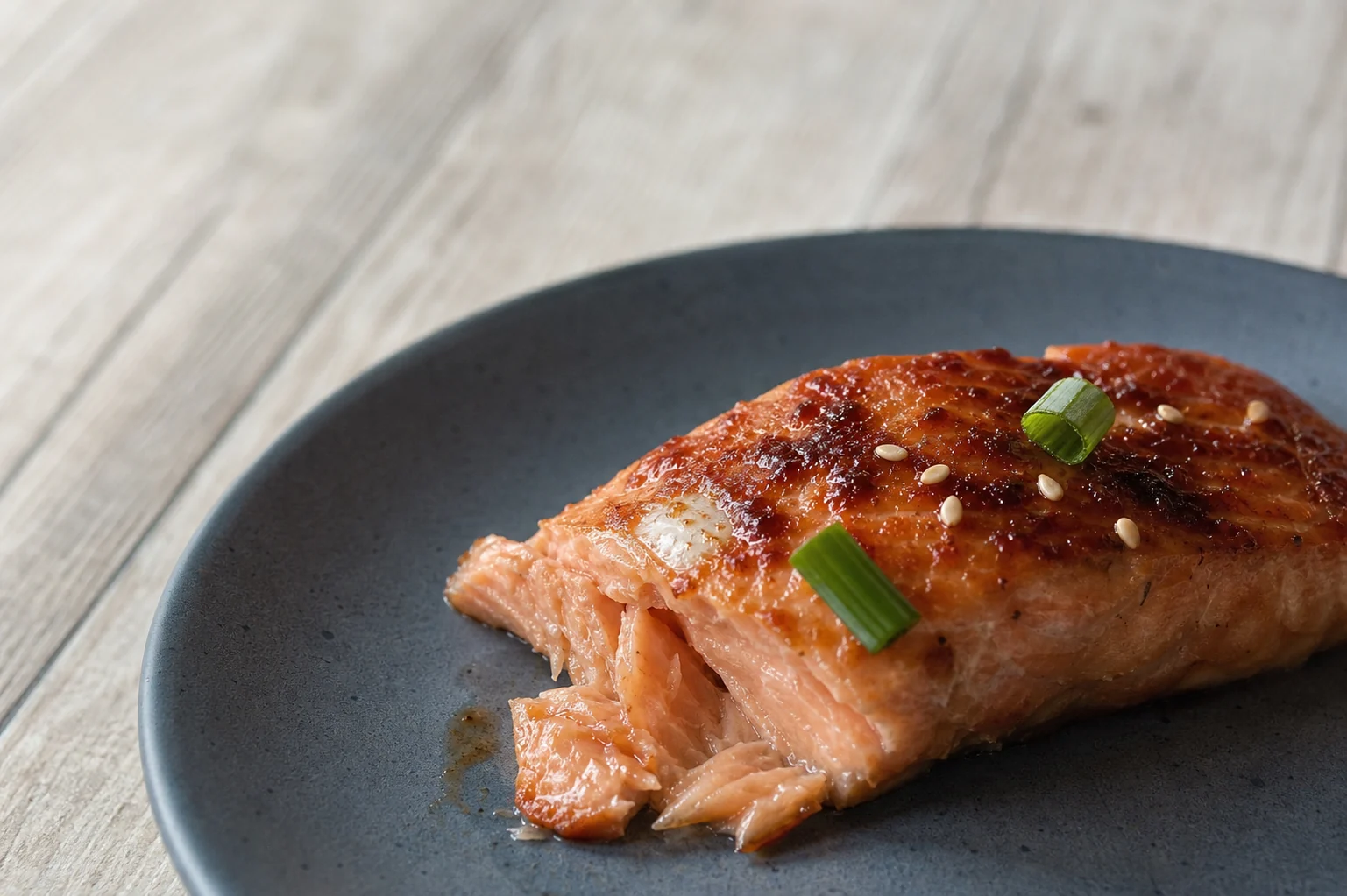 Knoblauch im Thermomix® · Saison plus 178 Rezepte 172 Lachs aus dem Thermomix® und der Heißluftfritteuse