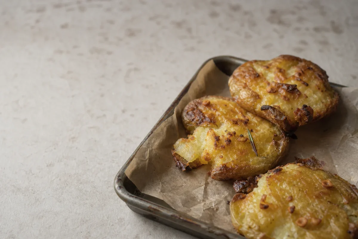 Smashed Potatoes aus dem Thermomix® und der Heißluftfritteuse 1 Smashed Potatoes aus dem Thermomix® und der Heißluftfritteuse